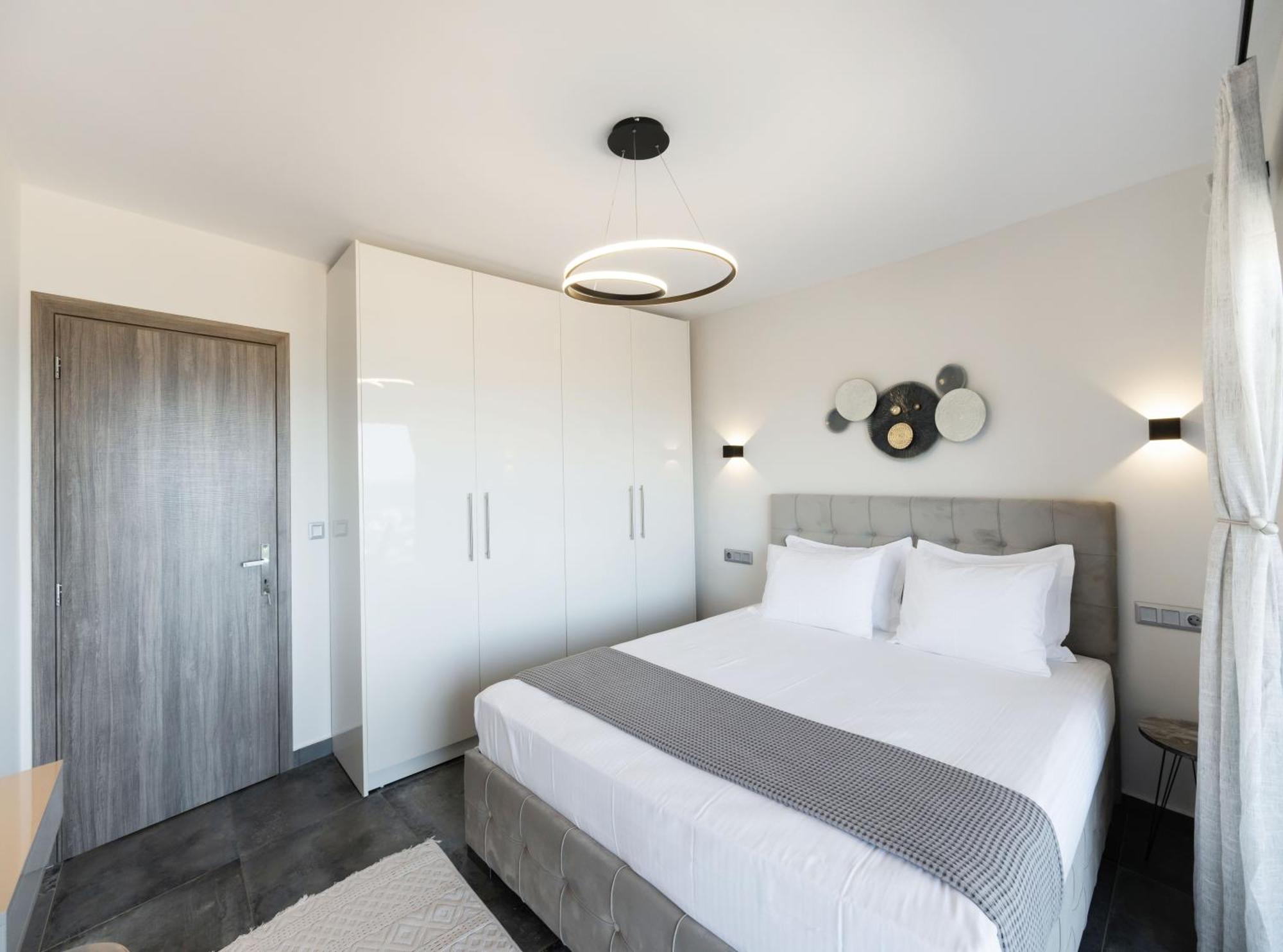 Adam'S Suite Frínion 外观 照片